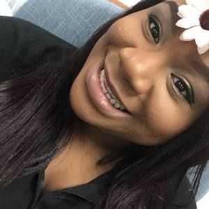 Meet your Posher, Mikayla